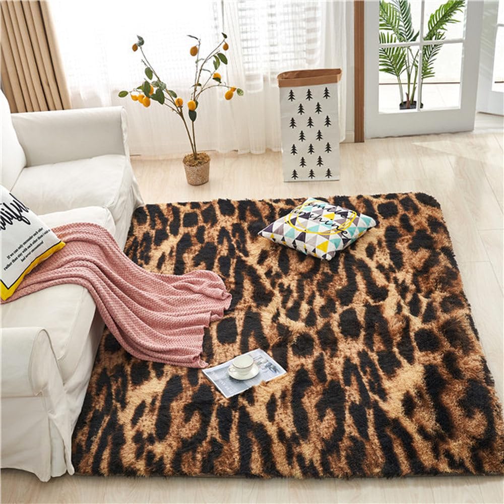 Grand tapis à poils longs pour réchauffer le sol d'une chambre d'enfant moderne