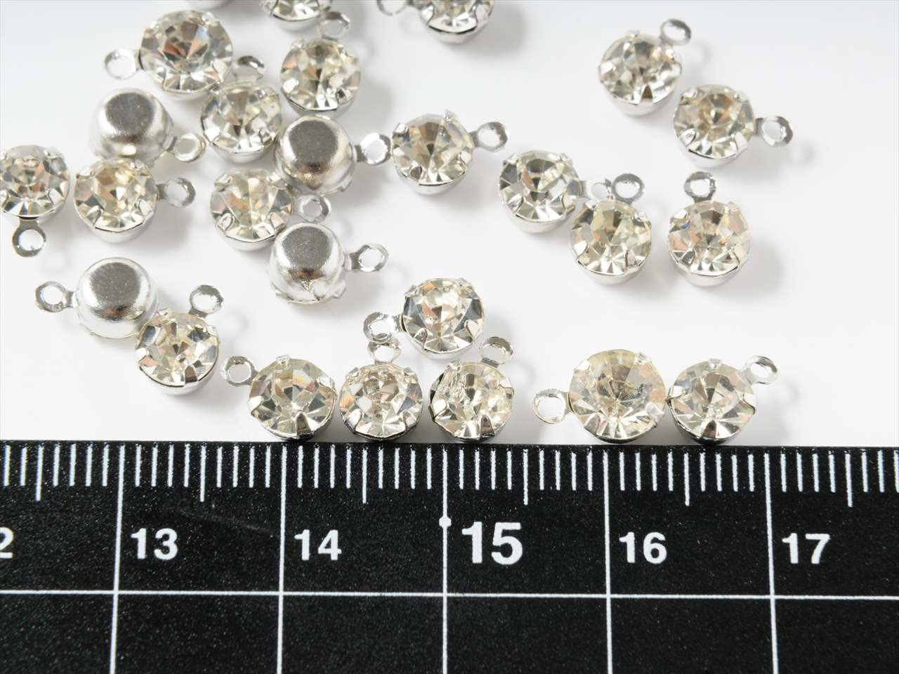 Amazon | 紗や工房 ラインストーンパーツ(約5mm) 約25個 シルバーx