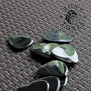 Bone Tones Corne de buffle noire (1), médiators de luxe - Les Beatles, Paul McCartney, John Lennon, RIngo Starr, George Harrison Bone Tones Corne de buffle noire (1), médiators de luxe – Image 5