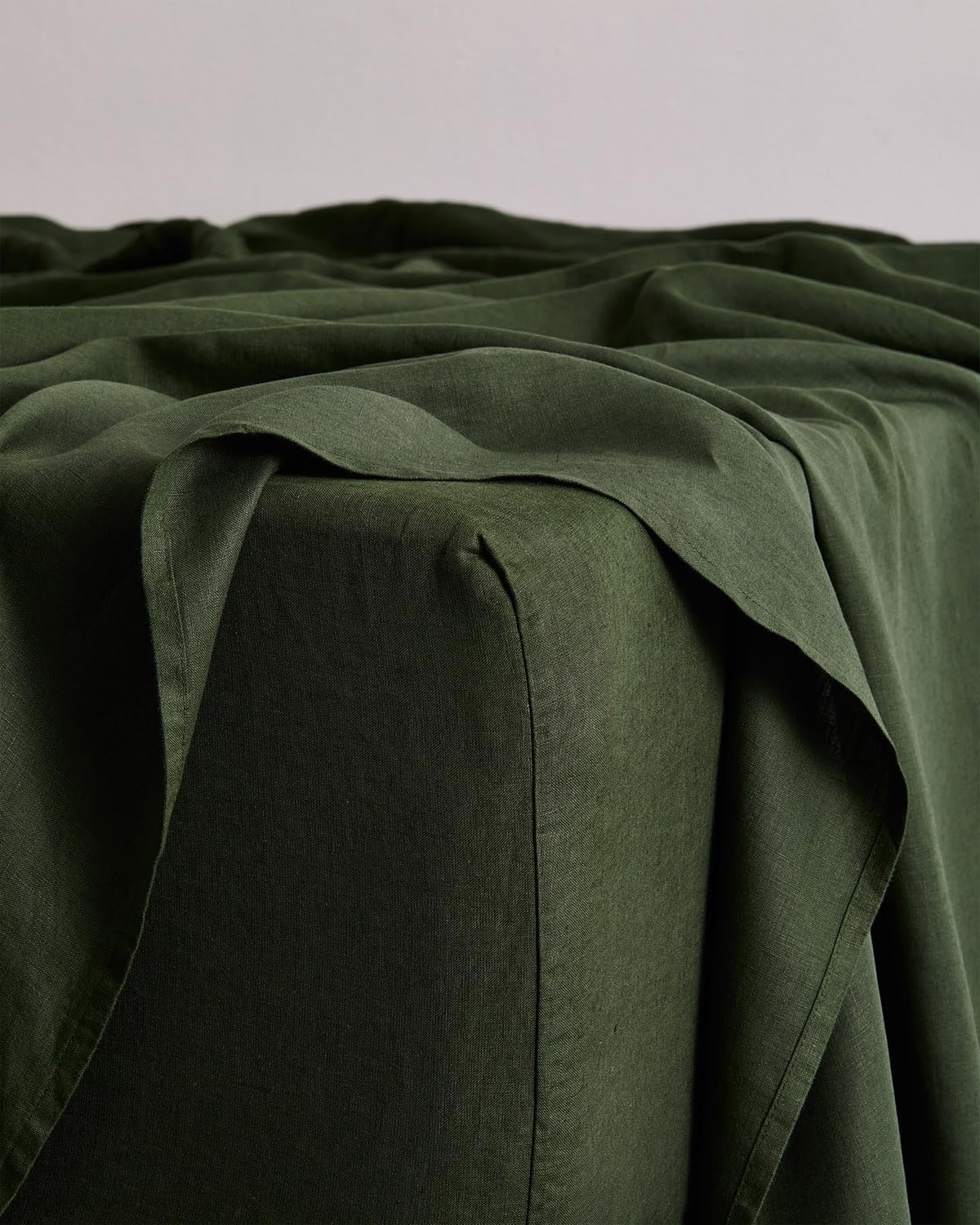 Bed Threads - Linen Fitted Sheet - 100% French Flax Linen - 170 GSM - Luxury & Eco-Friendly - Breathable, Durable & Soft - Single Fitted Sheet Only - Machine Washable - Cali King - Olive