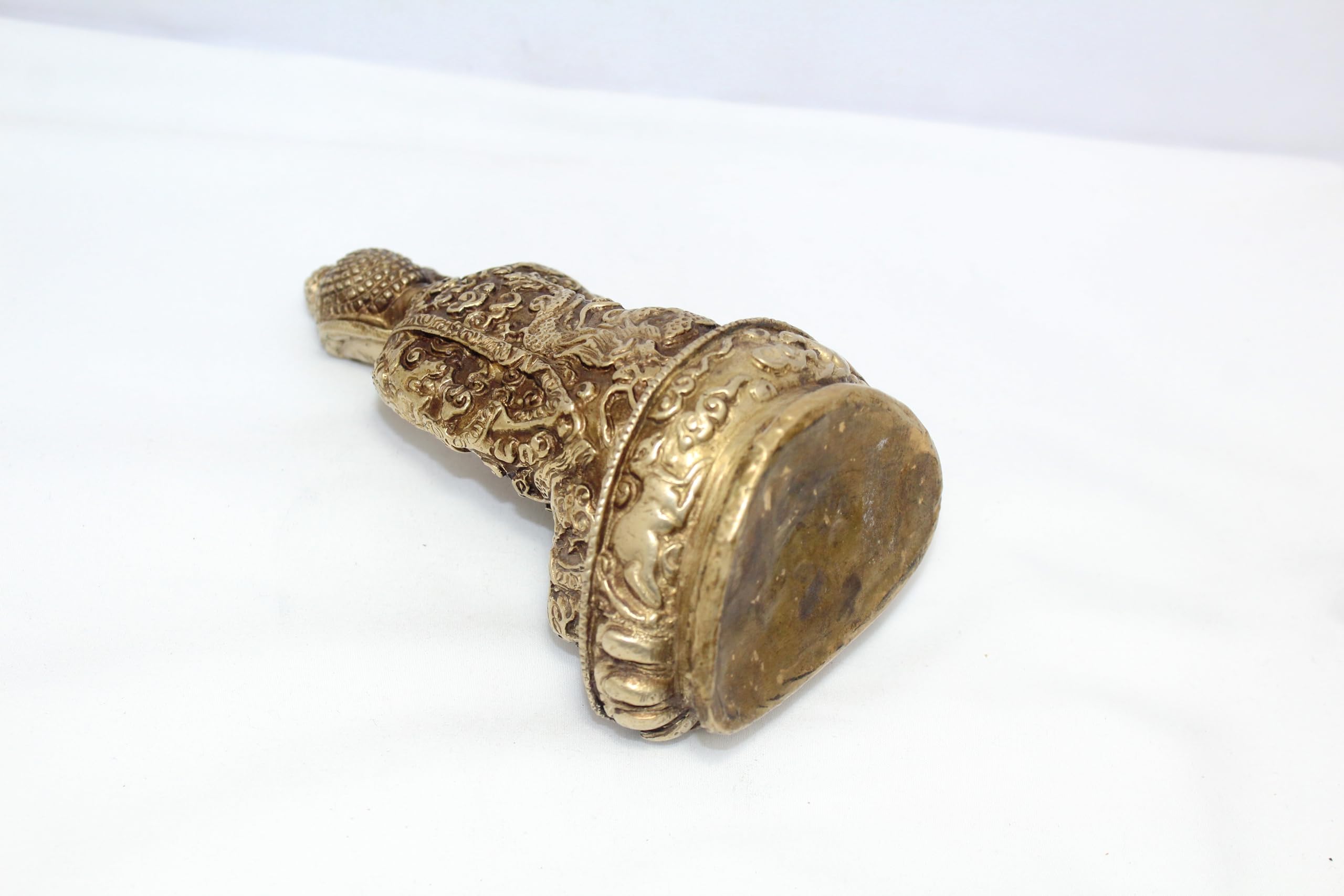 Rajasthan Gems Mosiężna statuetka Buddy buddyzm religia azjatycka dekoracja do domu figurka ręcznie grawerowana E368