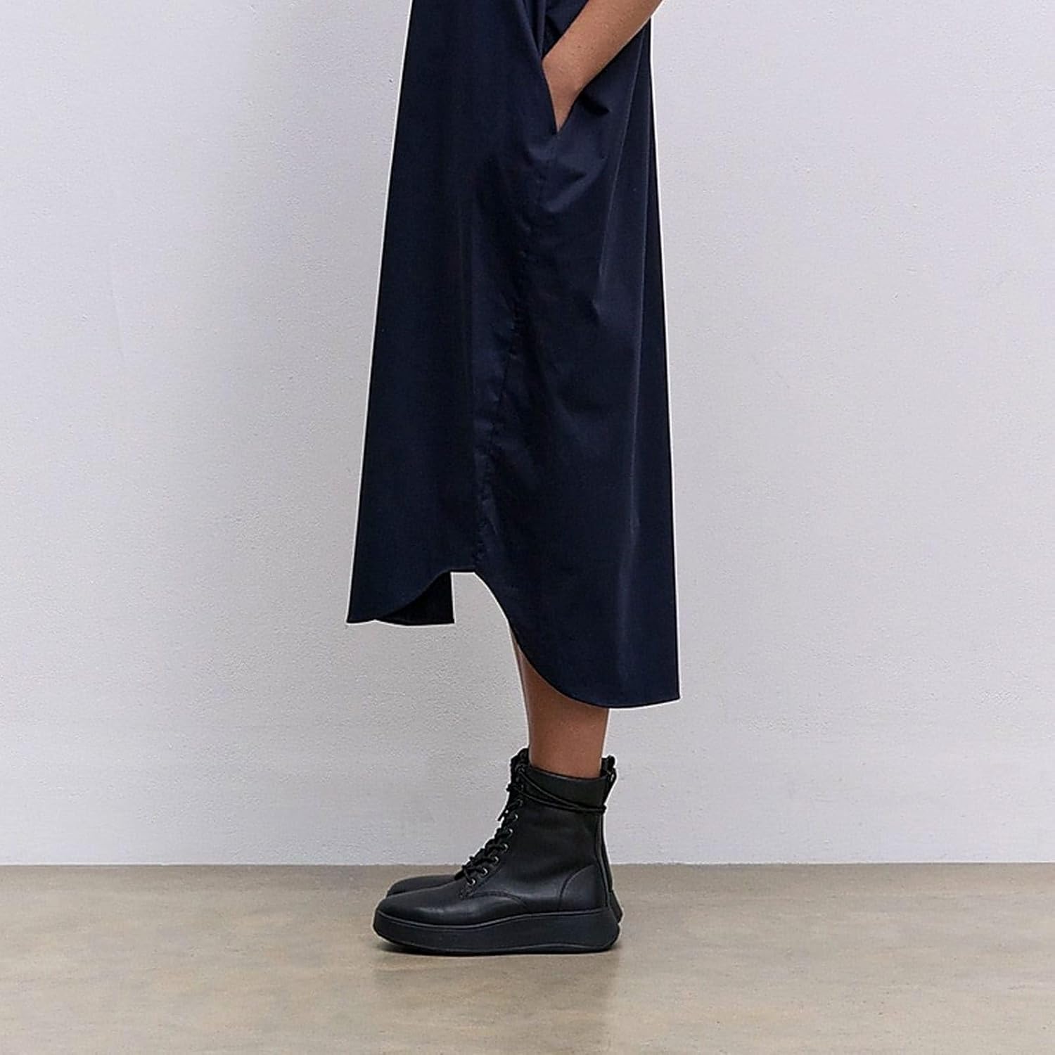 FitFlop Women's F-Mode All Black Leather Lace-Up Flatform Ankle Boots - Image 2