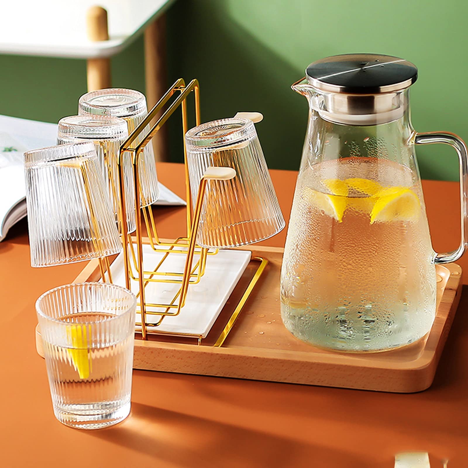 Milchkännchen, Soßenschüssel, Wasserbecher, Krug, Kaffeeweißer, Kaffeezucker, Soßenkrug, großes Glas mit Deckel, Eistee, heißes oder kaltes Getränk, Eiswein und Saft, Karaffe