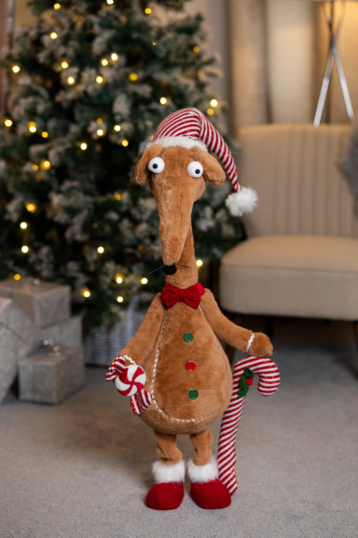 Marco Paul Giant Gingerbread Rat Christmas Decoration - 143cm Standing Plush Mouse Ornament with Santa Hat - Gingerbread Man Christmas Decorations For Home Decor, Stairs, Hallways & Xmas Decor