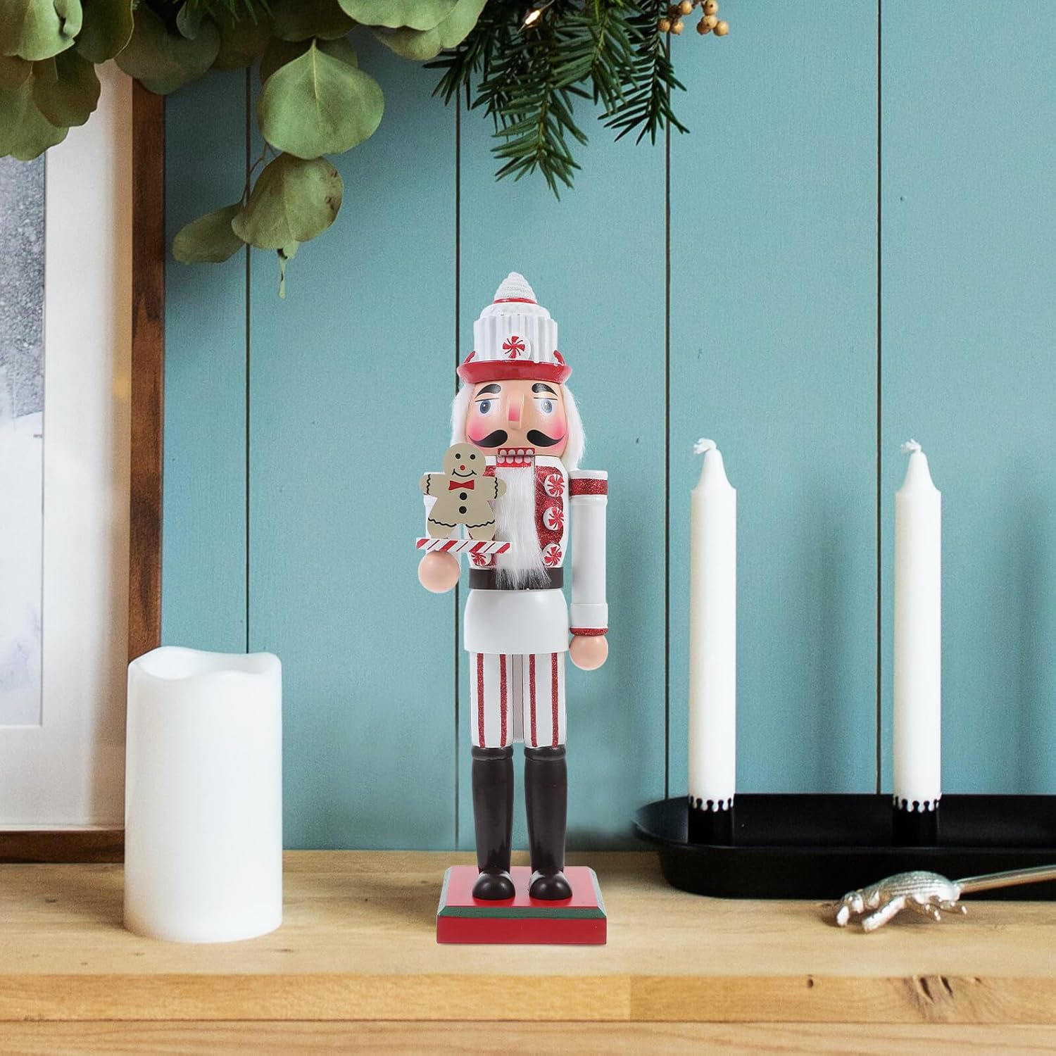 Wooden Xmas Nutcracker Figurine Christmas Traditional Nutcracker Decoration Classic Xmas Table Ornament Holiday Desktop Decor