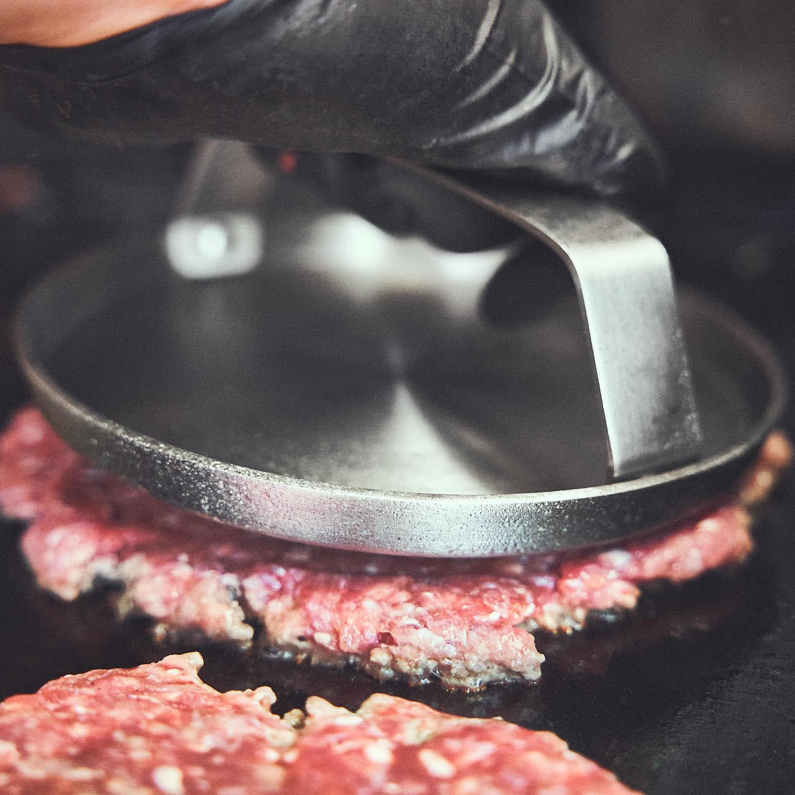 BURNHARD Set de Hamburguesas Acero Inoxidable Smasher, Prensa para Hamburguesas, Espátula de Parrilla, Campanas para Hamburguesas, Recetario, Cuchillo para Panecillos, Brochetas para Hamburguesas –