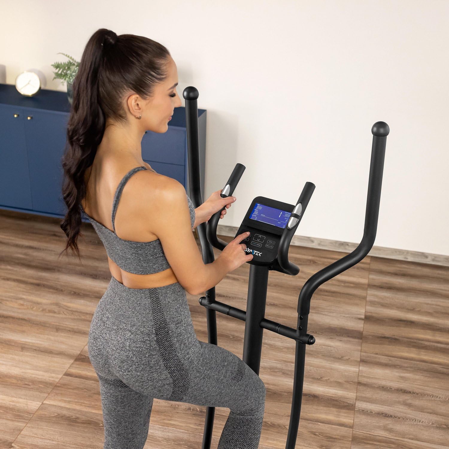 Gymtek XC2000 Crosstrainer, Elektromagnetischer Ellipsentrainer für Zuhause, 22 Programme, Bluetooth, Hometrainer Stepper, Maximales Benutzergewicht 150 kg