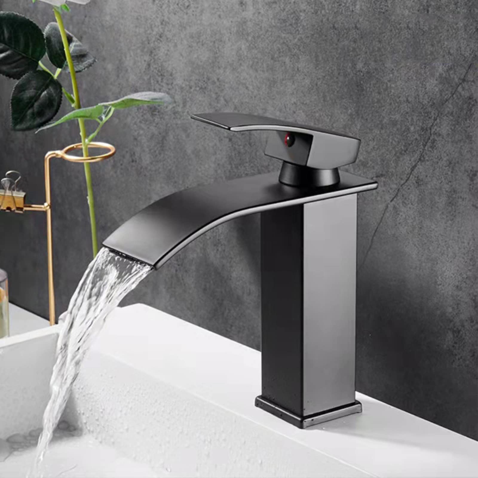 Mitigeur eau chaude et froide cascade noir mat en acier inoxydable
