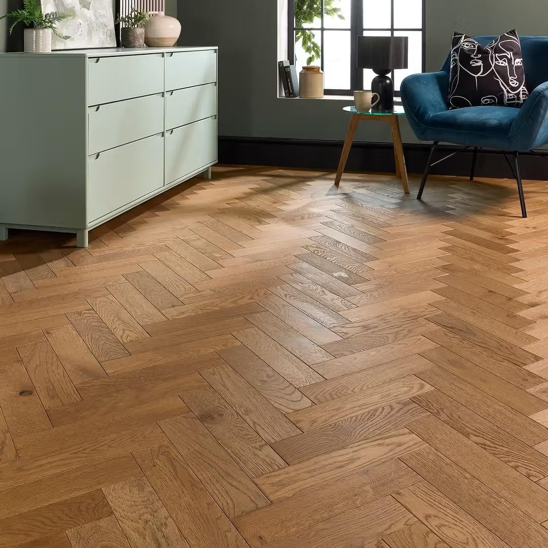 Herringbone Parquet Engineered Oak Wood Flooring, Warm Harvest Brushed Oiled, 18mm, 350mm x 80mm, Herringbone Pattern