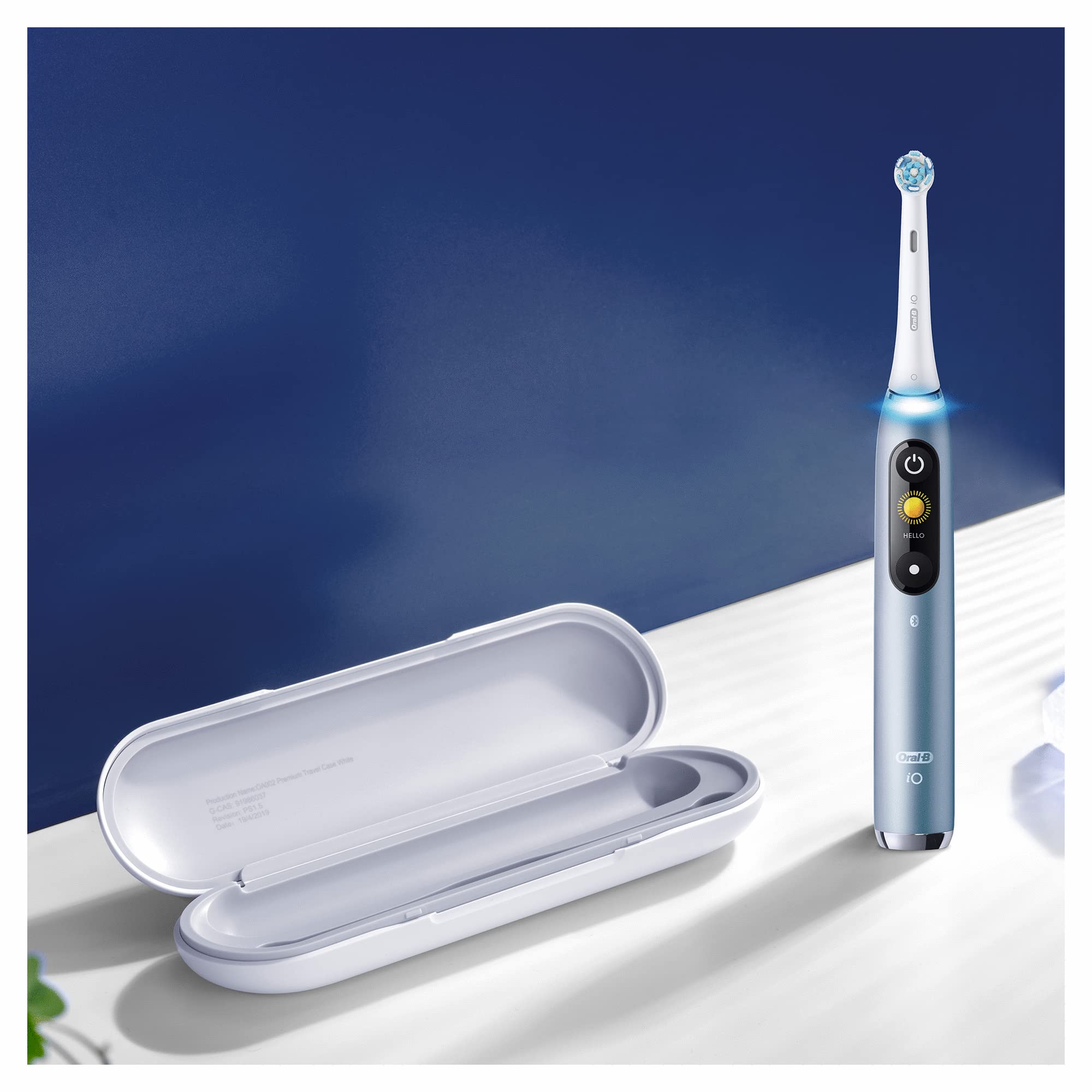 Oral-B Cepillo de dientes eléctrico iO Serie 9, edición especial, se conecta a la aplicación móvil Oral-B, con tecnología magnética iO, estuche de viaje con función de carga, bolsa de cosméticos, azul