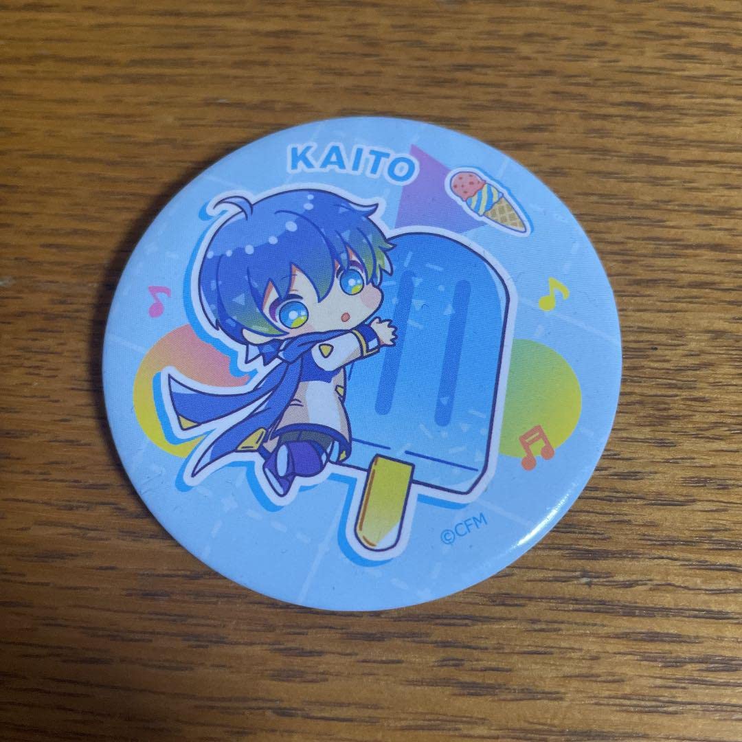 Amazon | VOCALOID KAITO 缶バッジ | バッジ | おもちゃ