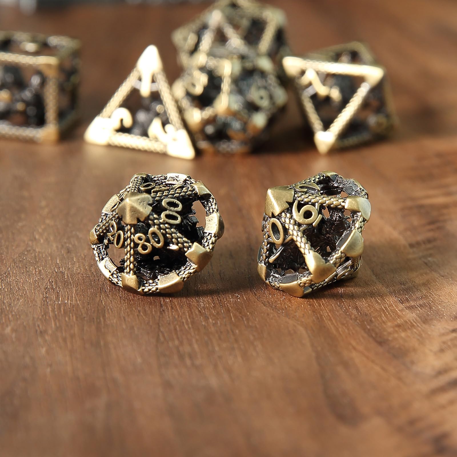DND Dados Metal Juego Dado Poliédrico Dragón Hueco en 3D Dados D&D 7 Piezas para Mazmorras y Dragones Pathfinder RPG MTG D4 D6 D8 D10 D12 D20 D%
