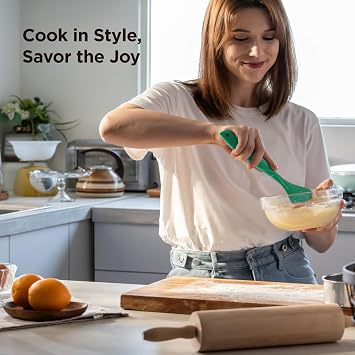 مجموعة أدوات المطبخ المصنوعة من السيليكون من Kitchen Mama WaltzGrip: ملعقة مسطحة مكونة من 6 قطع، وفرش دهن، وقاطعة فطائر لأواني الطهي غير اللاصقة - مقاومة للحرارة، وآمنة للغسل في غسالة الأطباق، ومثالية للخبز (أزرق مخضر)