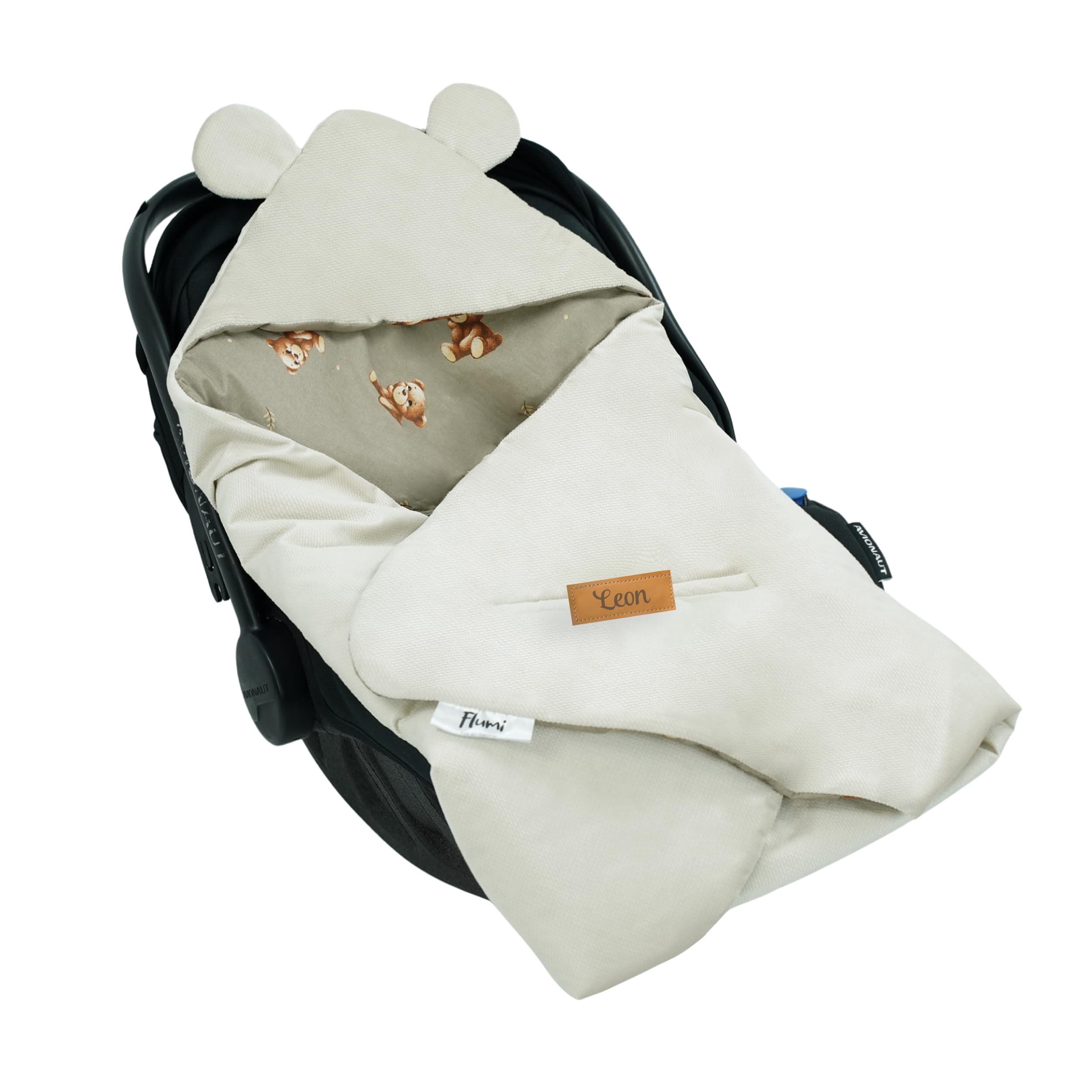 Flumi Coperta per Seggiolino Auto e Ovetto – Copertina Avvolgente Neonato con Cappuccio e Fori per Cinture, Morbida e Lavabile, Personalizzabile con Nome (orsacchiotto beige)