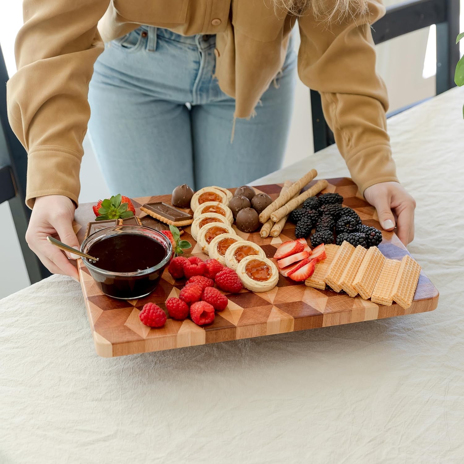 Tagliere In Legno Di Acacia EndlessFresh 39x25 Cm - Con Scanalatura, Manico E Piedini - Tagliere Per Carne, Formaggi E Colazione - 2