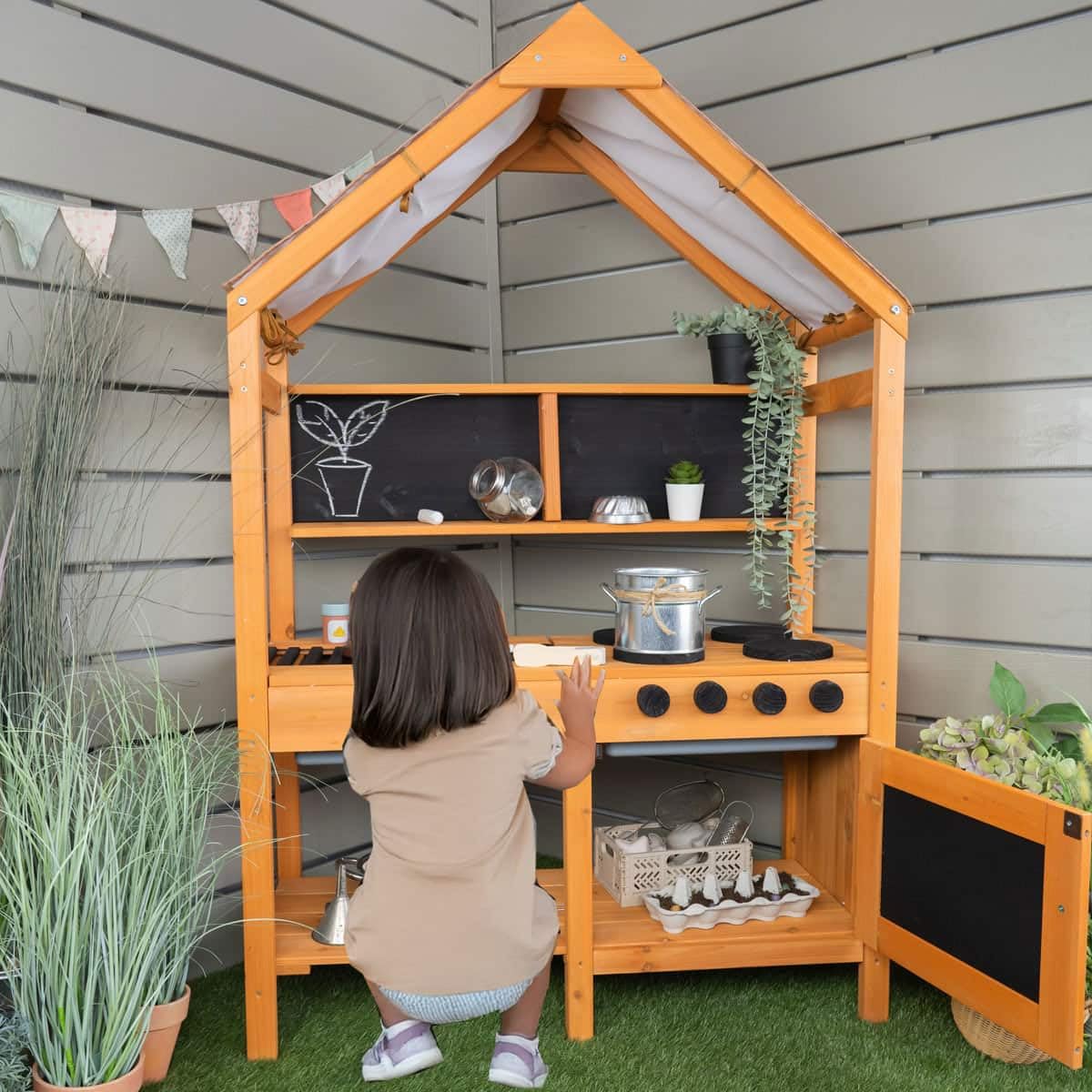 Meppi Matschküche aus Holz mit Grill, Herdplatten und Dach - Outdoorküche für Kinder