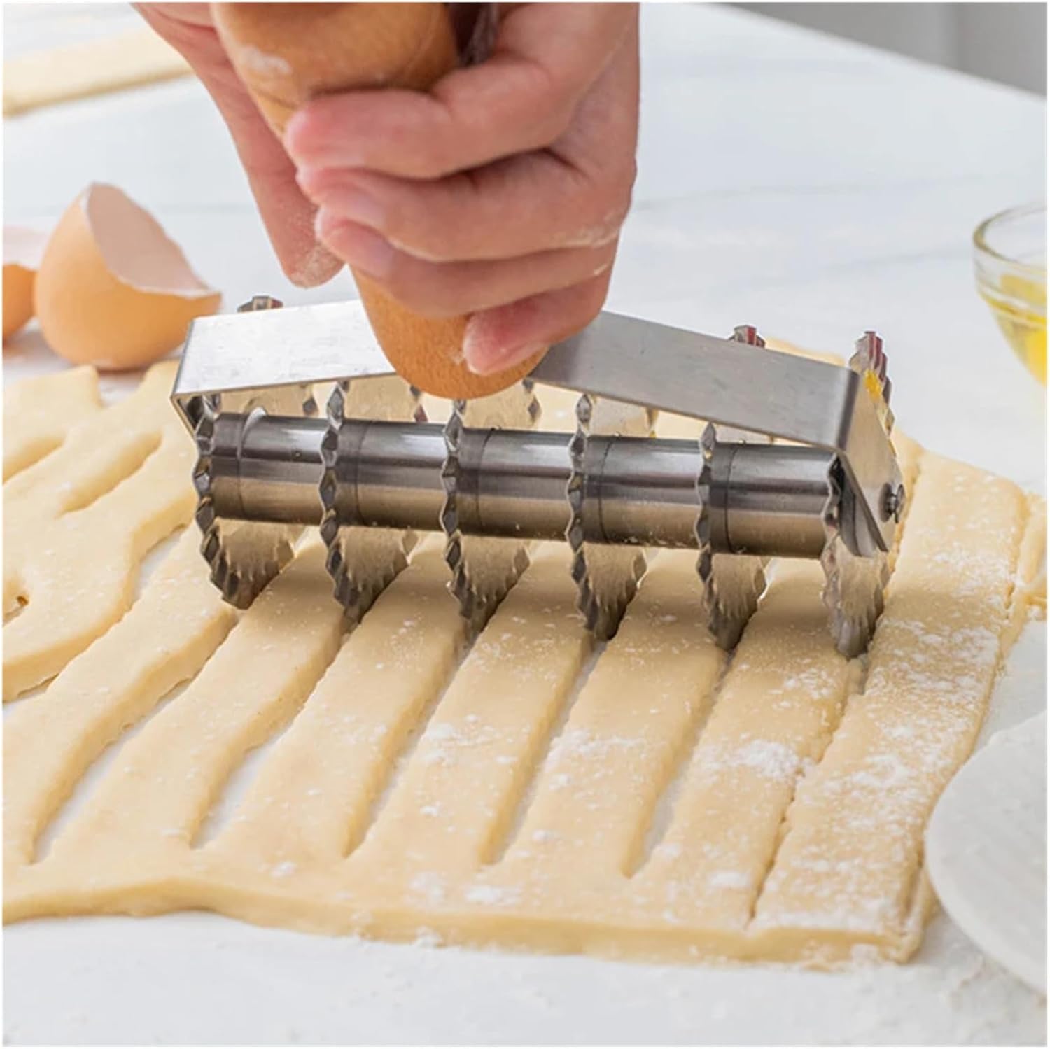 Stainless Steel Pastry Dough Lattice Roller Cutter with Wood Handle Noodle Cookie Dessert Pizza Bread Roller Cutter Knife Slicer