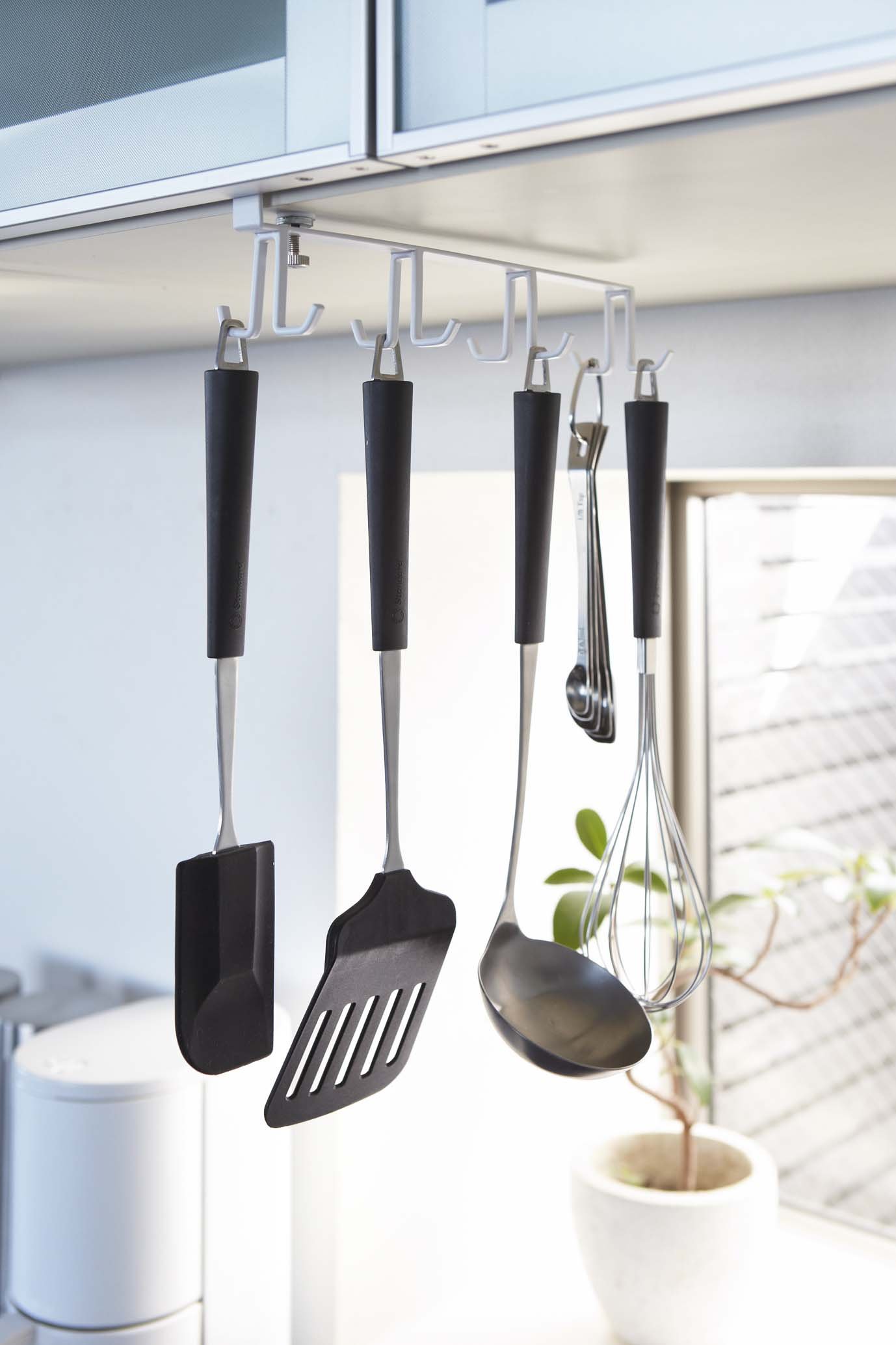 YAMAZAKI home 2441 Organizador de prateleira para armário com