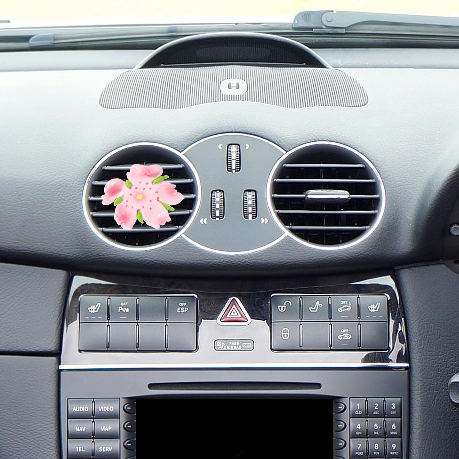 Car Aroma Diffuser Clip Flower Shape Resin Car Vent Clip in Pink Eliminates Odors Easy to Install for Freshening