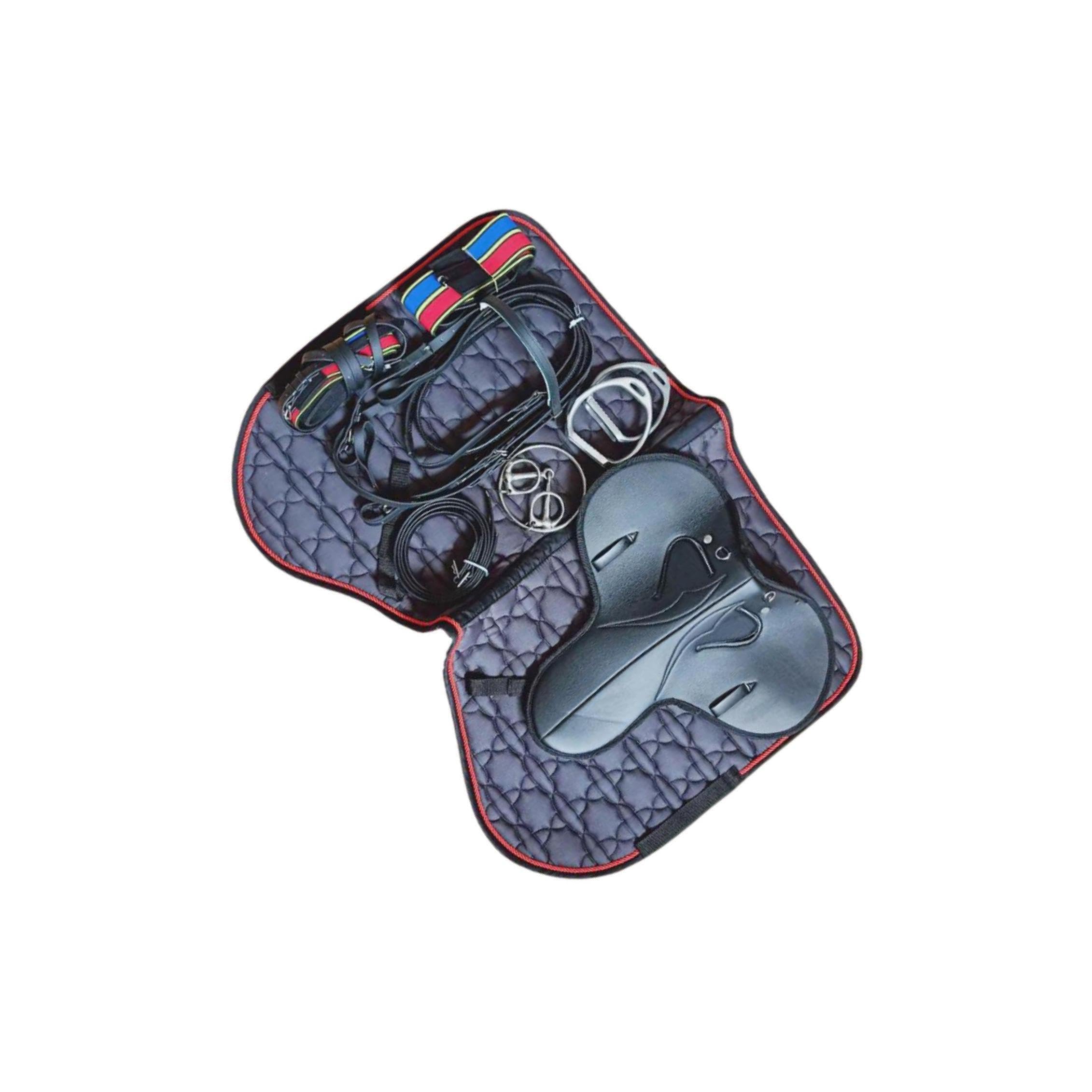 Silla de montar profesional para caballo, combinada con accesorios de colores brillantes que garantizan un alto rendimiento y una apariencia atractiva. Equipo ecuestre.