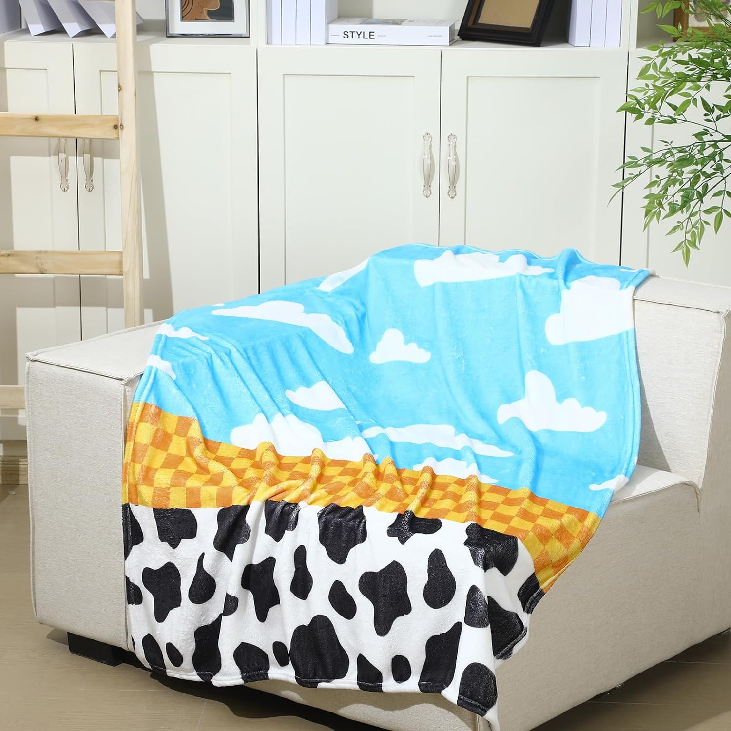 Fanfanwin Cartoon Plush Throw Blanket 39x51 Inch, Soft Fuzzy for Sofa