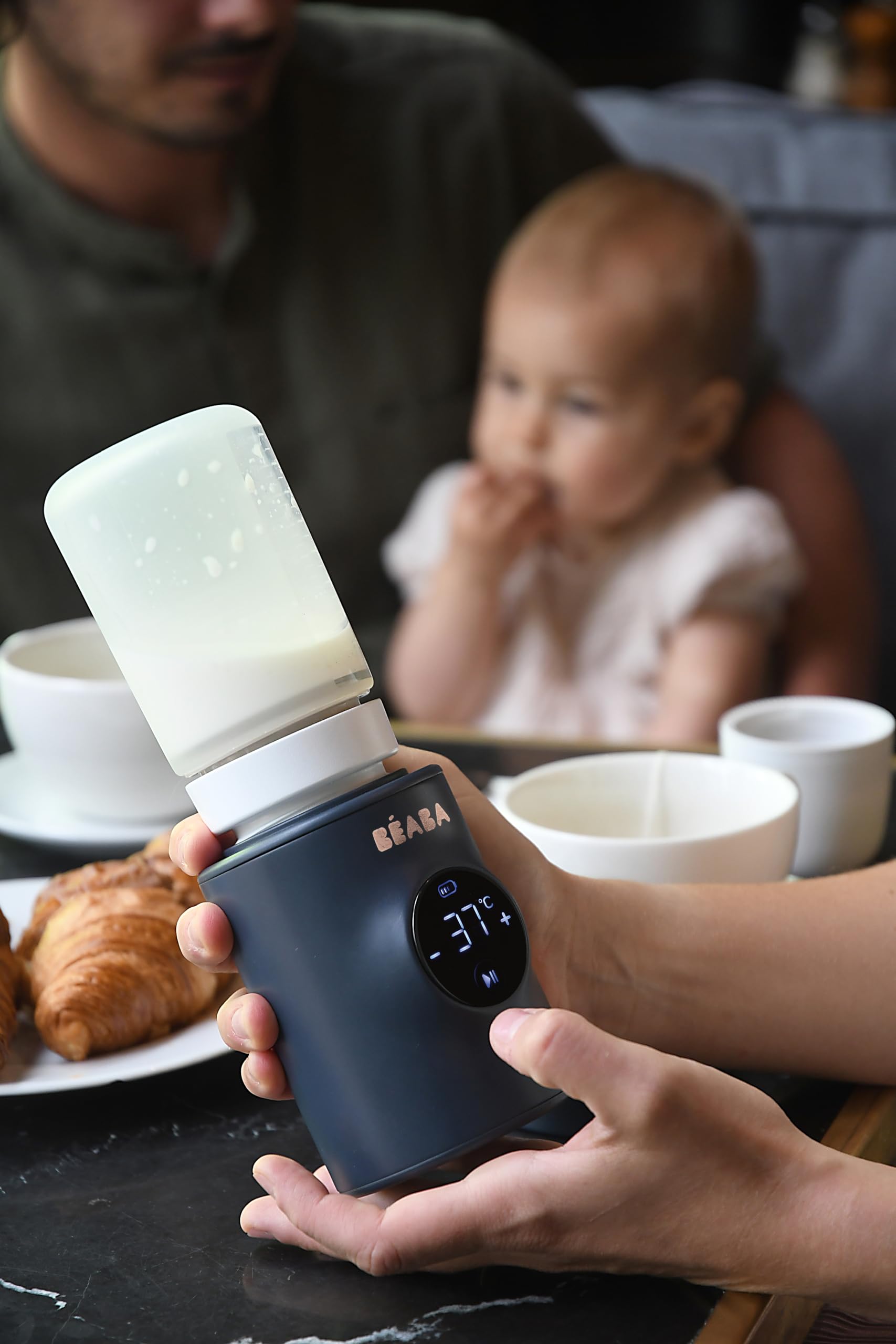 BÉABA Milk Nomad Ultra-schneller batteriebetriebener mobiler Flaschenwärmer Erwärmt in -3 Min Einstellbare Temperatur USB-C Kompakt