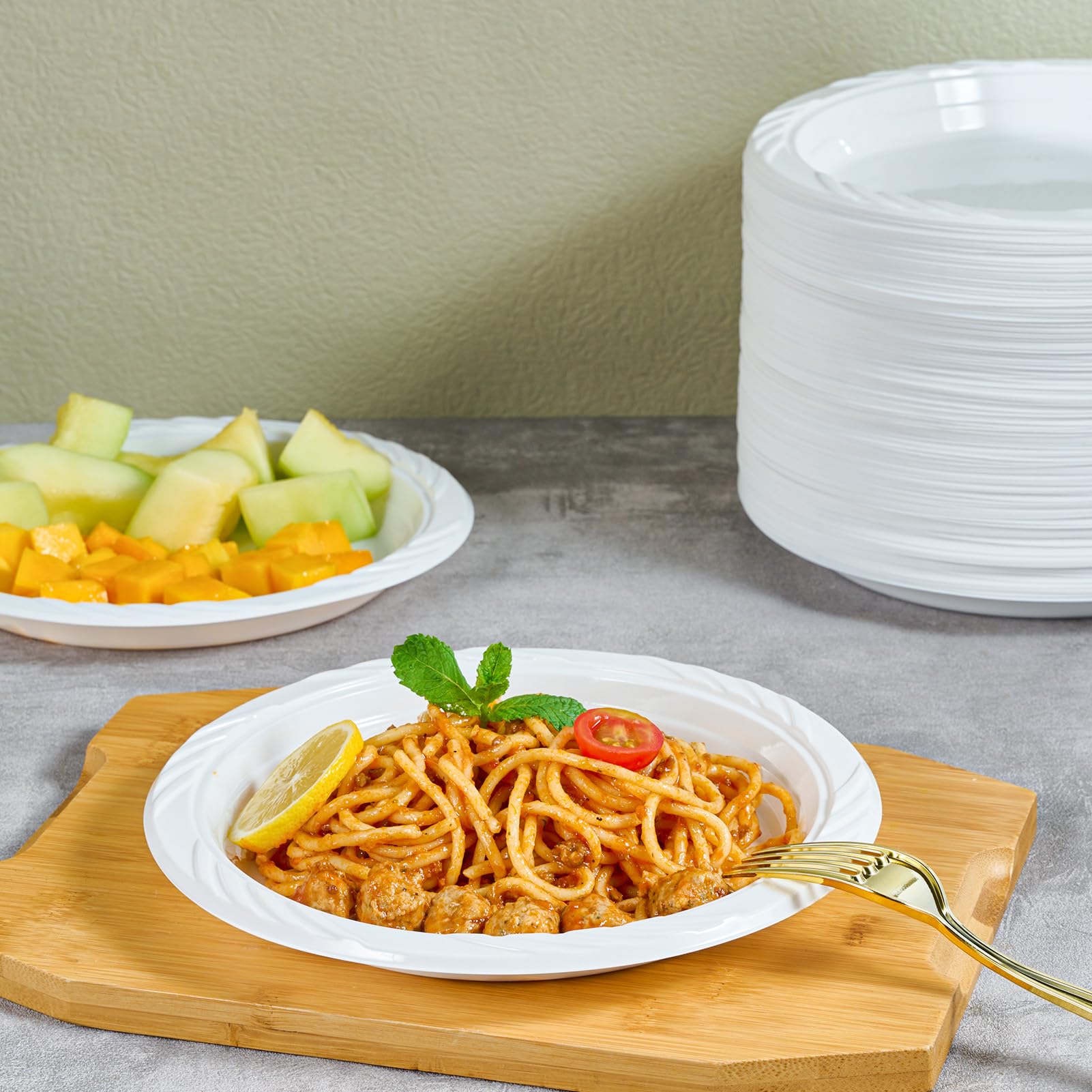 JOLLY CHEF 120 Count Disposable Plastic Plates 9 inch,White Round Dinner Plates Ideal for Party, Dinner, Holiday or Wedding