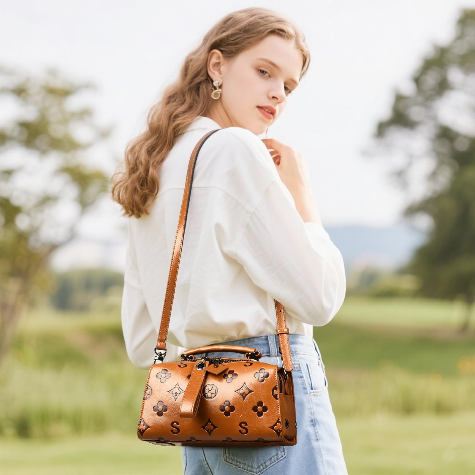 Travistar Bolsos y monederos cruzados para mujer – Bolso pequeño de cuero en relieve con asa superior para el hombro