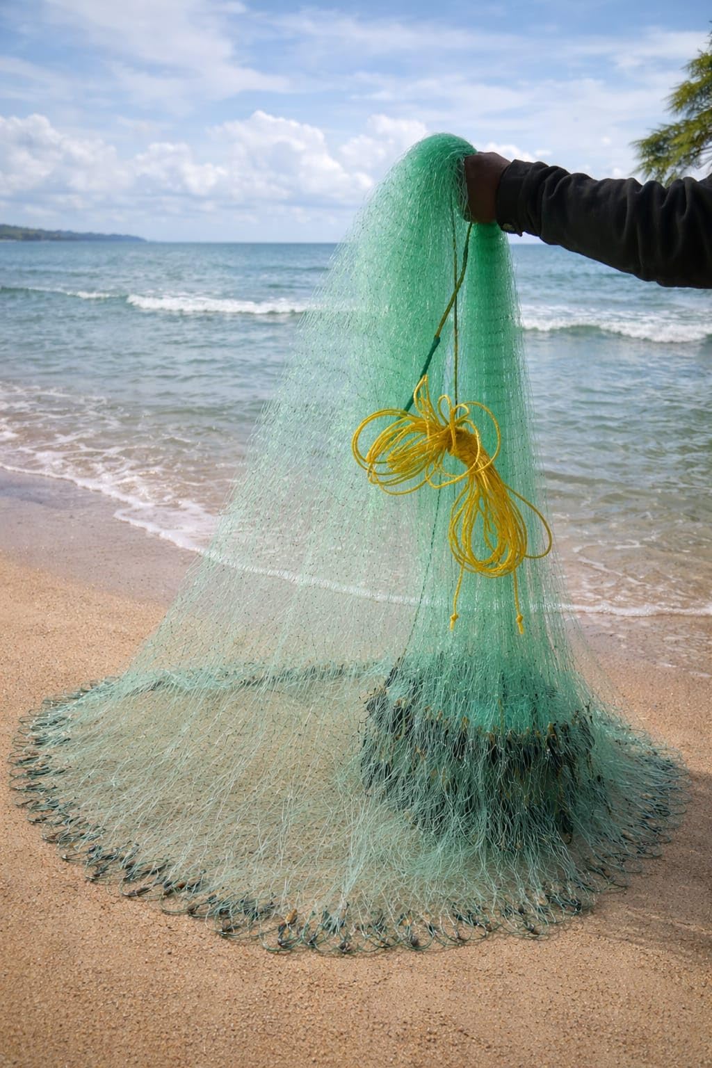Handmade Fishing Net, Green, Hand Knotted Weaving, 12 Feet Height, 10-12 Feet Pocket, 4.5 kg