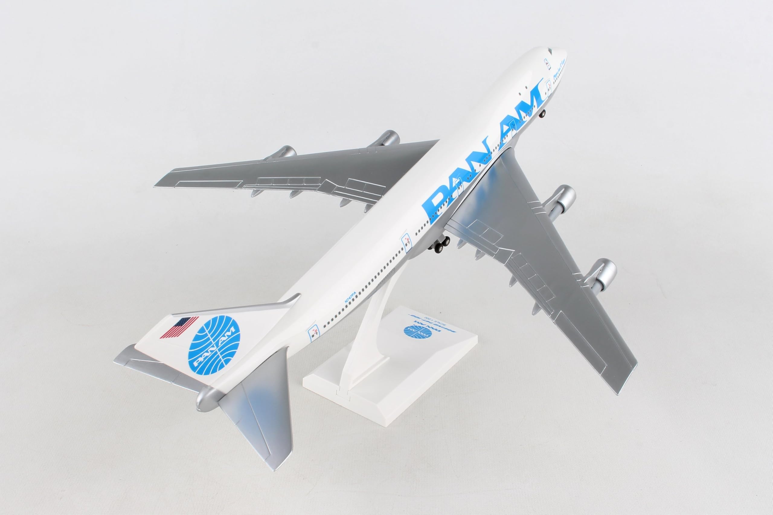 昭和ろく‼️ＰＡＮＡＭ／Ｂ７４７－１２１ヘルパ製１／２００スケール(プラ製) 1/200 B747-121 PANAM パンナム ビルボード塗装 N737PA [IF7411115P