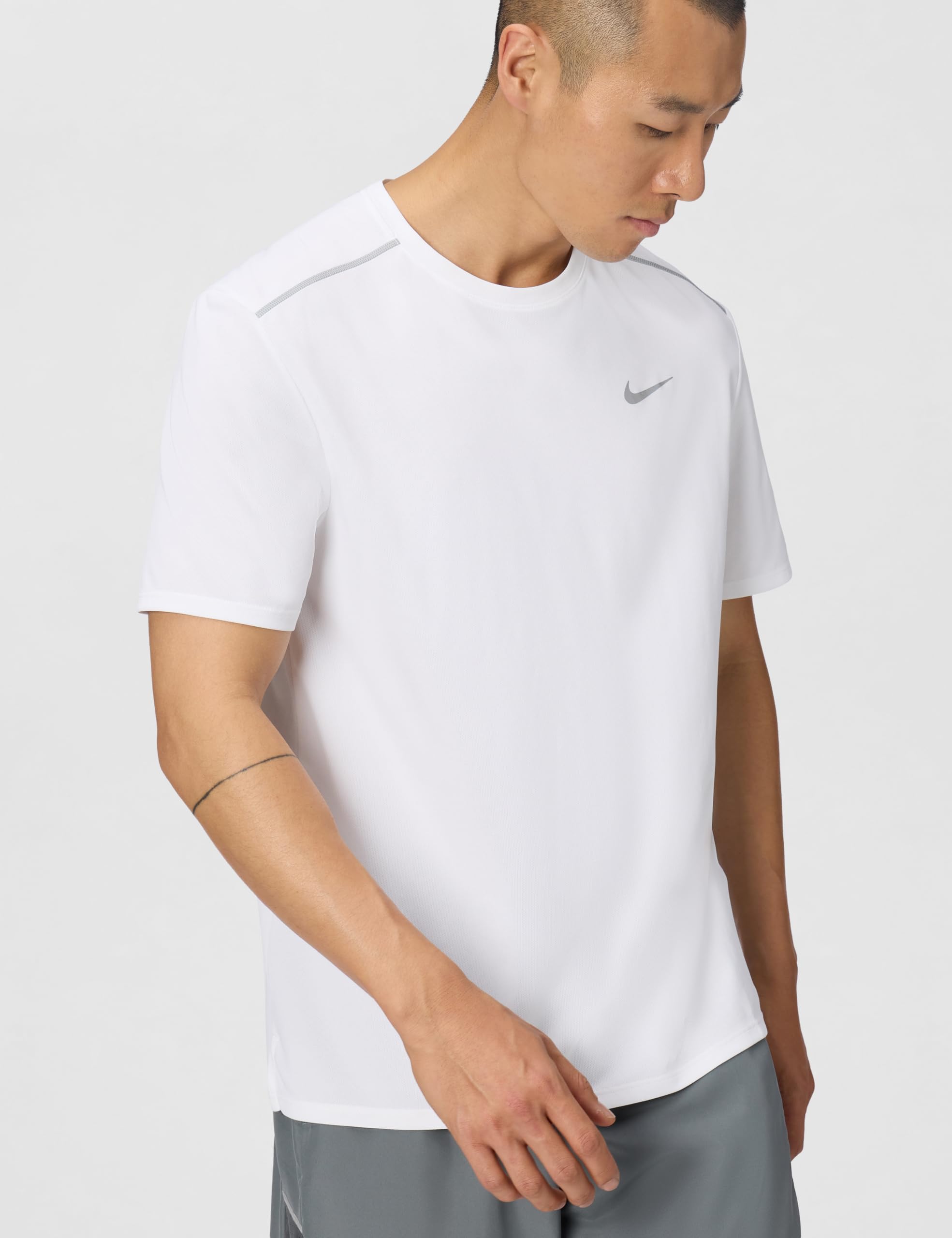 Nike Nike Miler Haut de Running Dri-fit À Manches Courtes pour Homme Haut de Course à Manches Courtes Homme