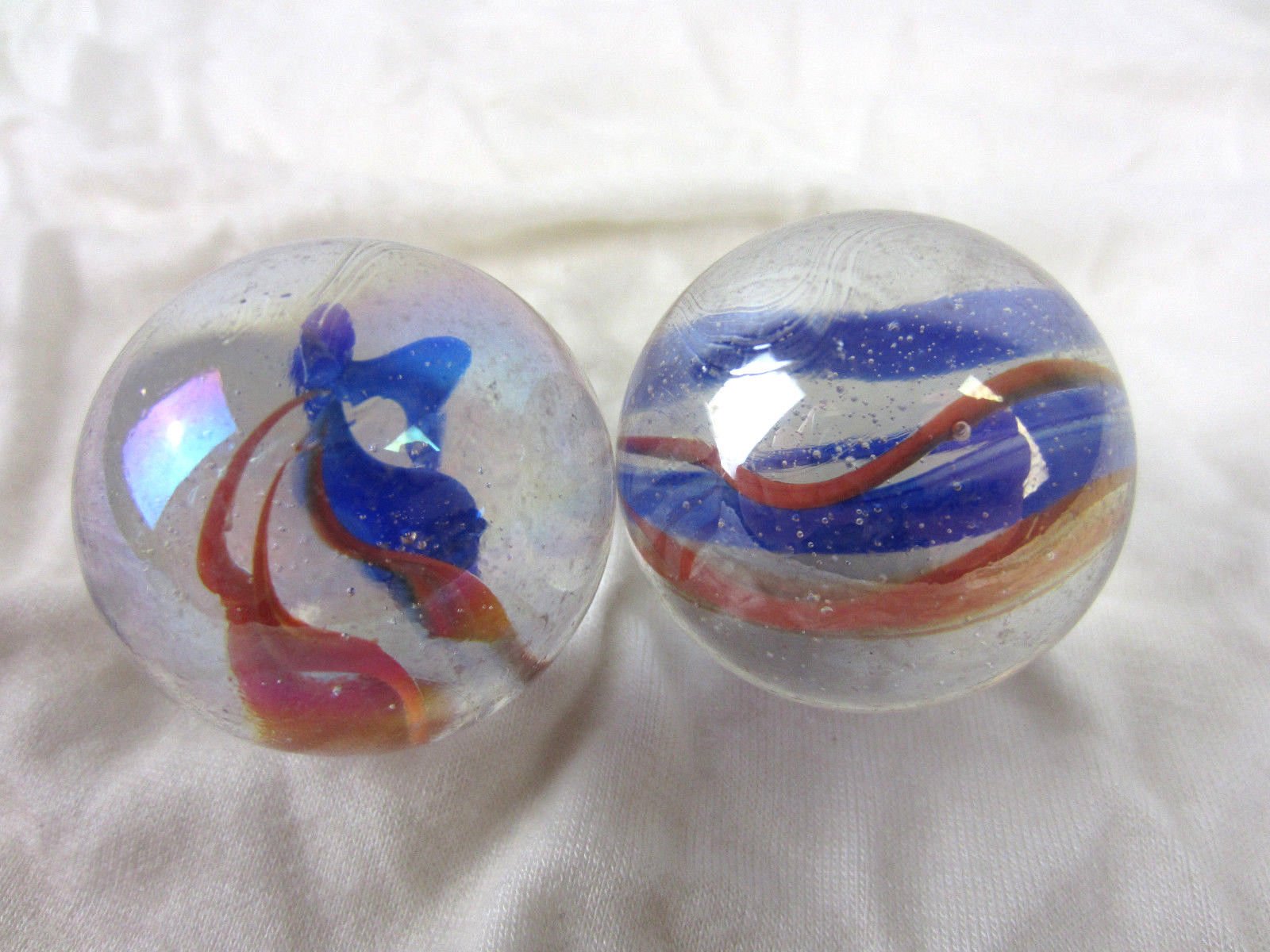 Big Game Toys Set of 2 Fun FAIR 35mm Boulder Iridescent Clear/Red/Blue Swirl Large Shooter Solid Glass Marbles