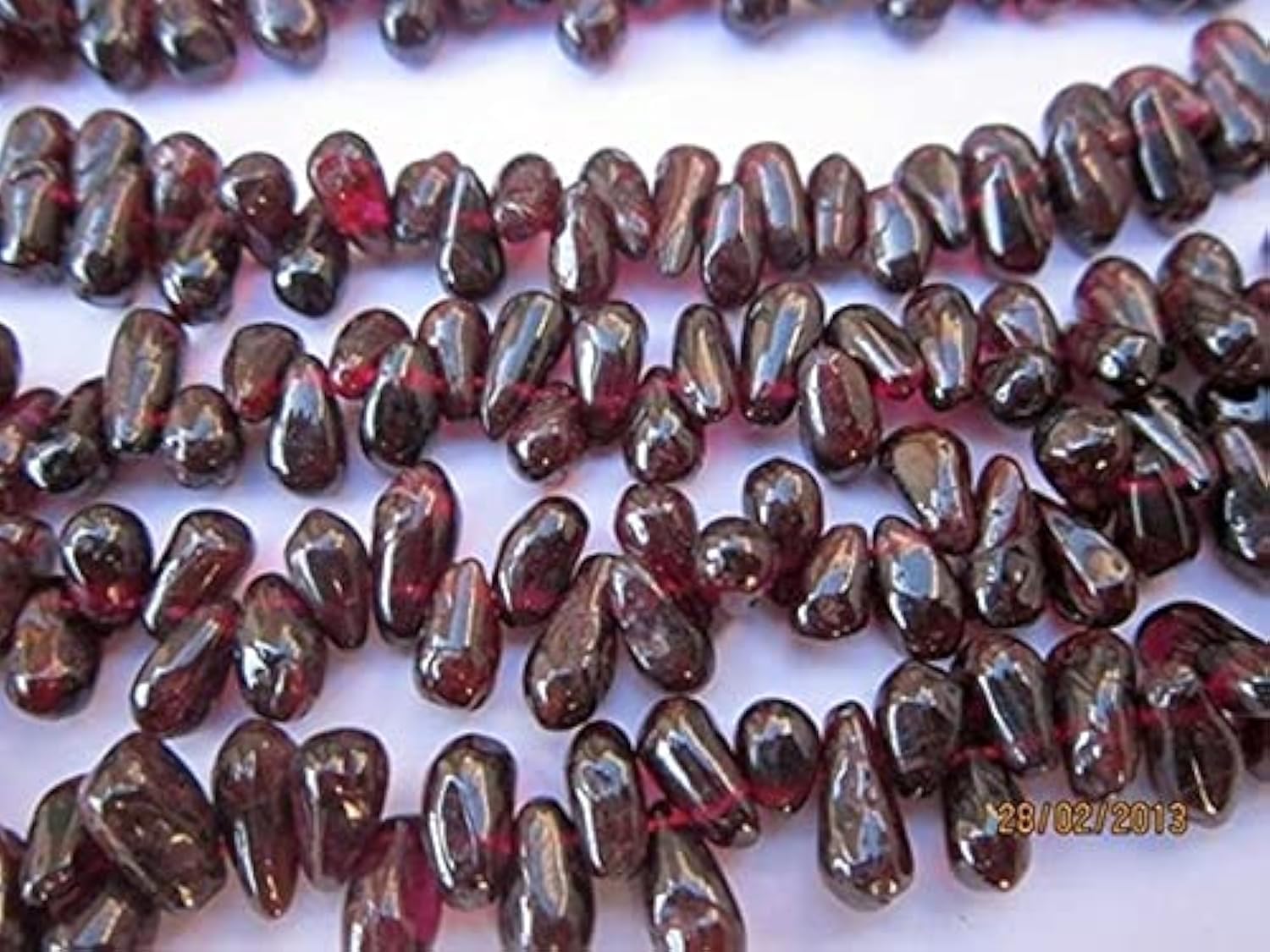 Garnet plain side drill drop beads pour créer vos colliers de soirée élégants en soirée