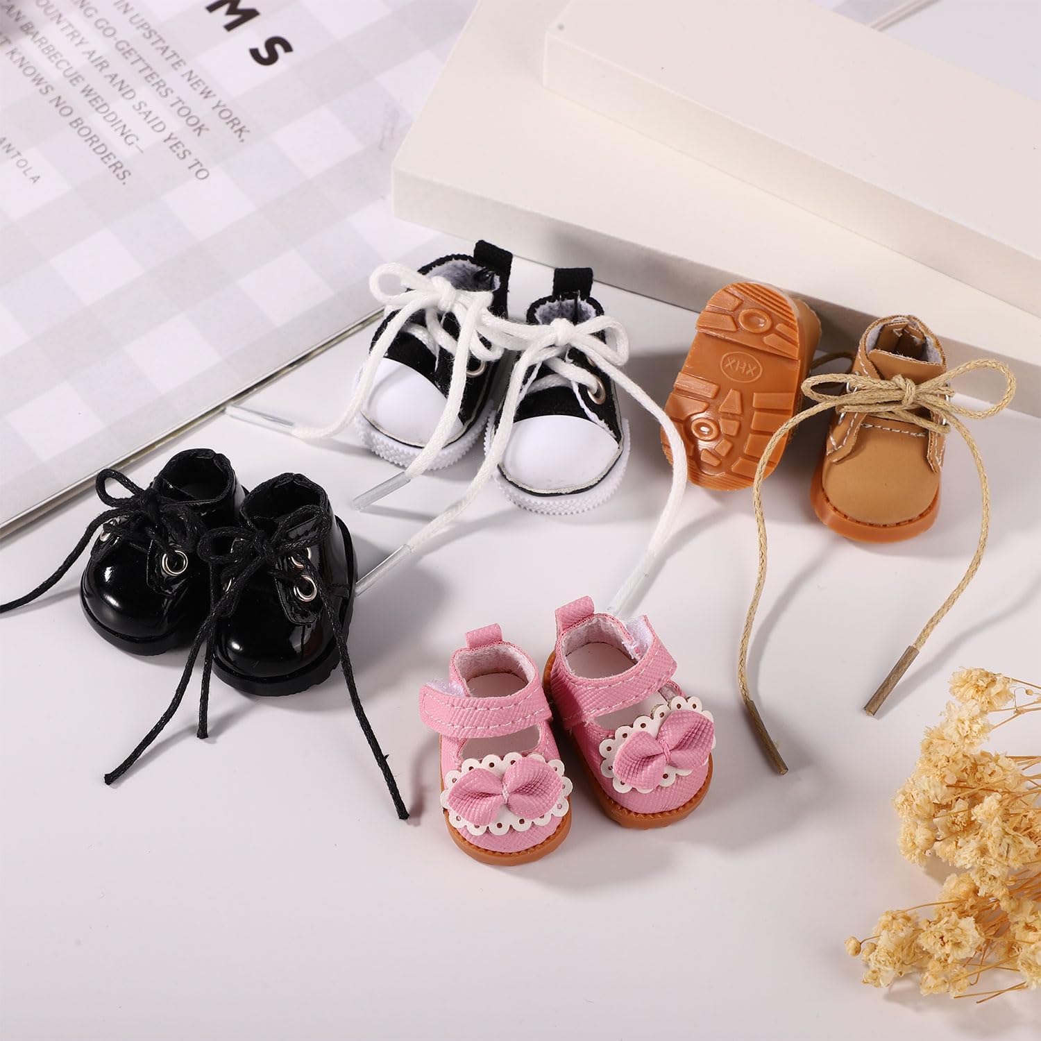 4 Pairs of 17cm Doll Shoes, 4 Style PVC Material Fashion Delicate Cute Mini Doll Clothes Outfits Accessories Include Leather Canvas Princess Shoes and Combat Boots
