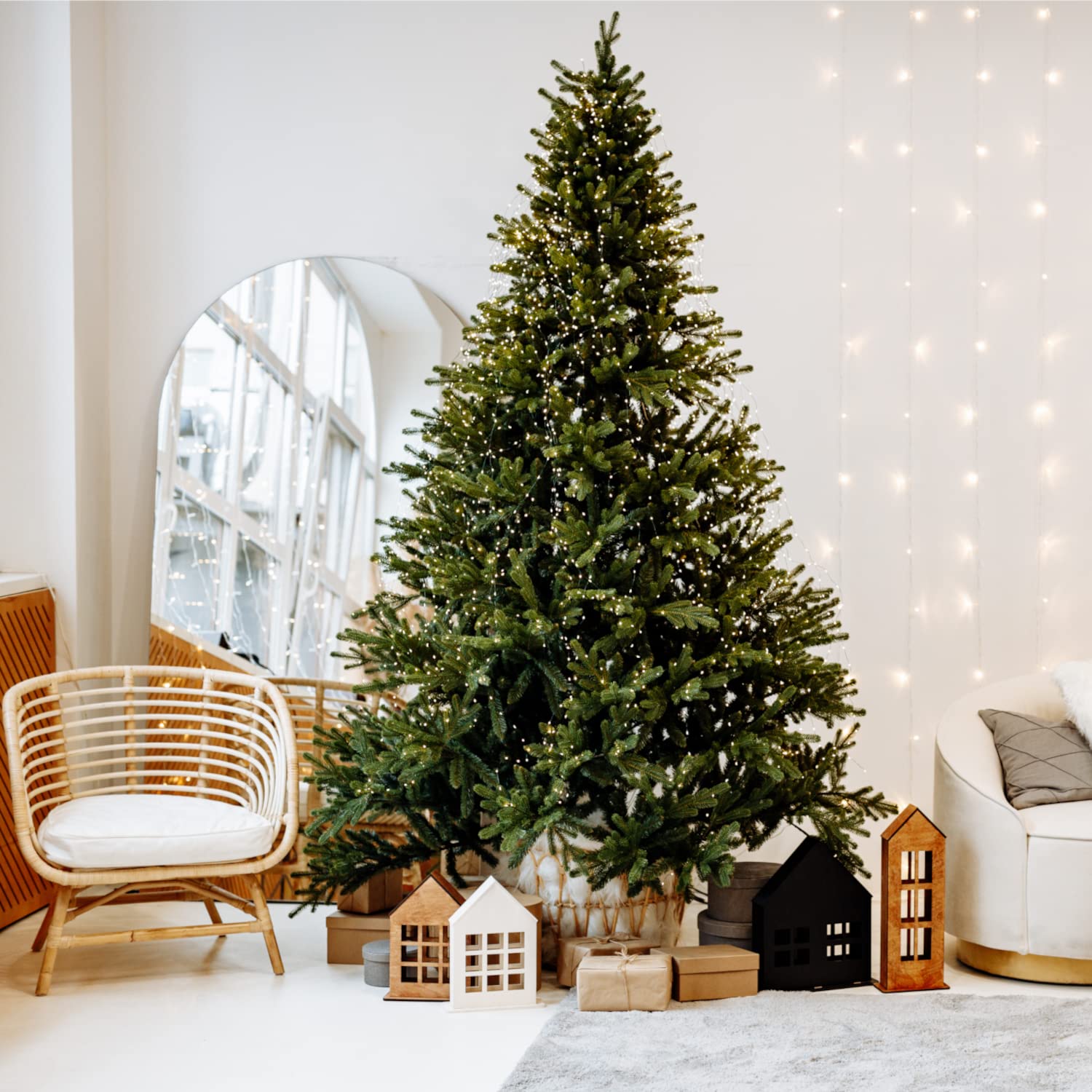 Novatom Albero di Natale Artificiale con Supporto in Metallo Coni Naturali Effetto Neve Innevato Realistico 220cm
