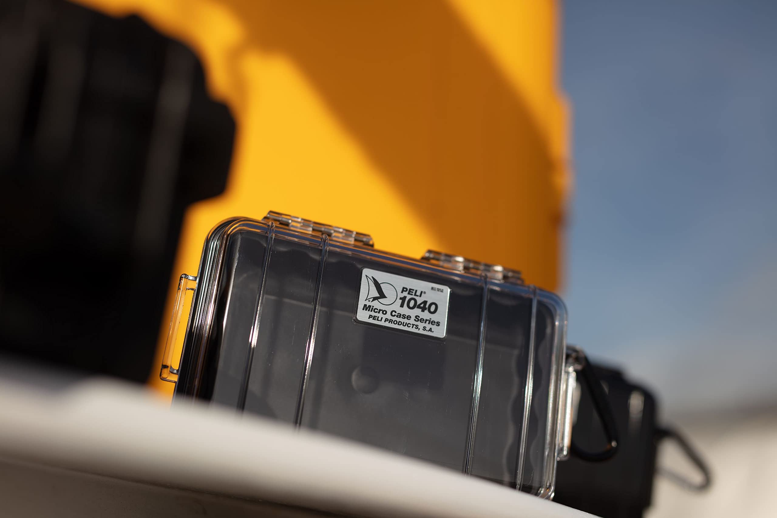 Custodia Stagna Per Elettronica PELI 1040 Micro Case | Custodia Impermeabile IP67 Per Telefono E Piccoli Oggetti | 0,7L | Trasparente/giallo | Prodotto USA | Resistente A Urti E Polvere Custodia Stagna Per Elettronica PELI 1040 Micro Case | Custodia Impermeabile IP67 Per Telefono E Piccoli Oggetti | 0,7L | Trasparente/giallo | Prodotto USA | Resistente A Urti E Polvere