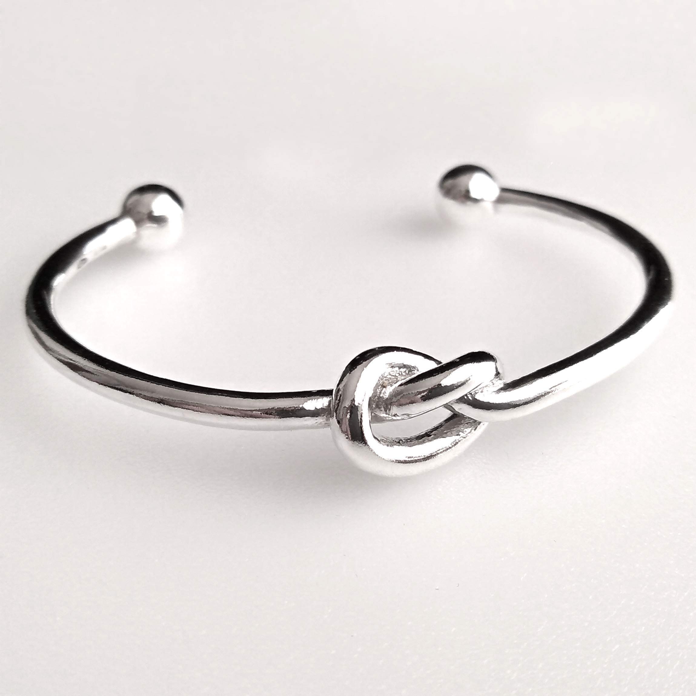 BRACCIALE FILO RIGIDO con NODO in ARGENTO 925 MASSICCIO