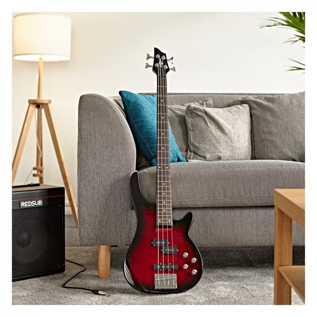 Guitarra de bajo Chicago de 4 cuerdas con funda y cable de Gear4music Red