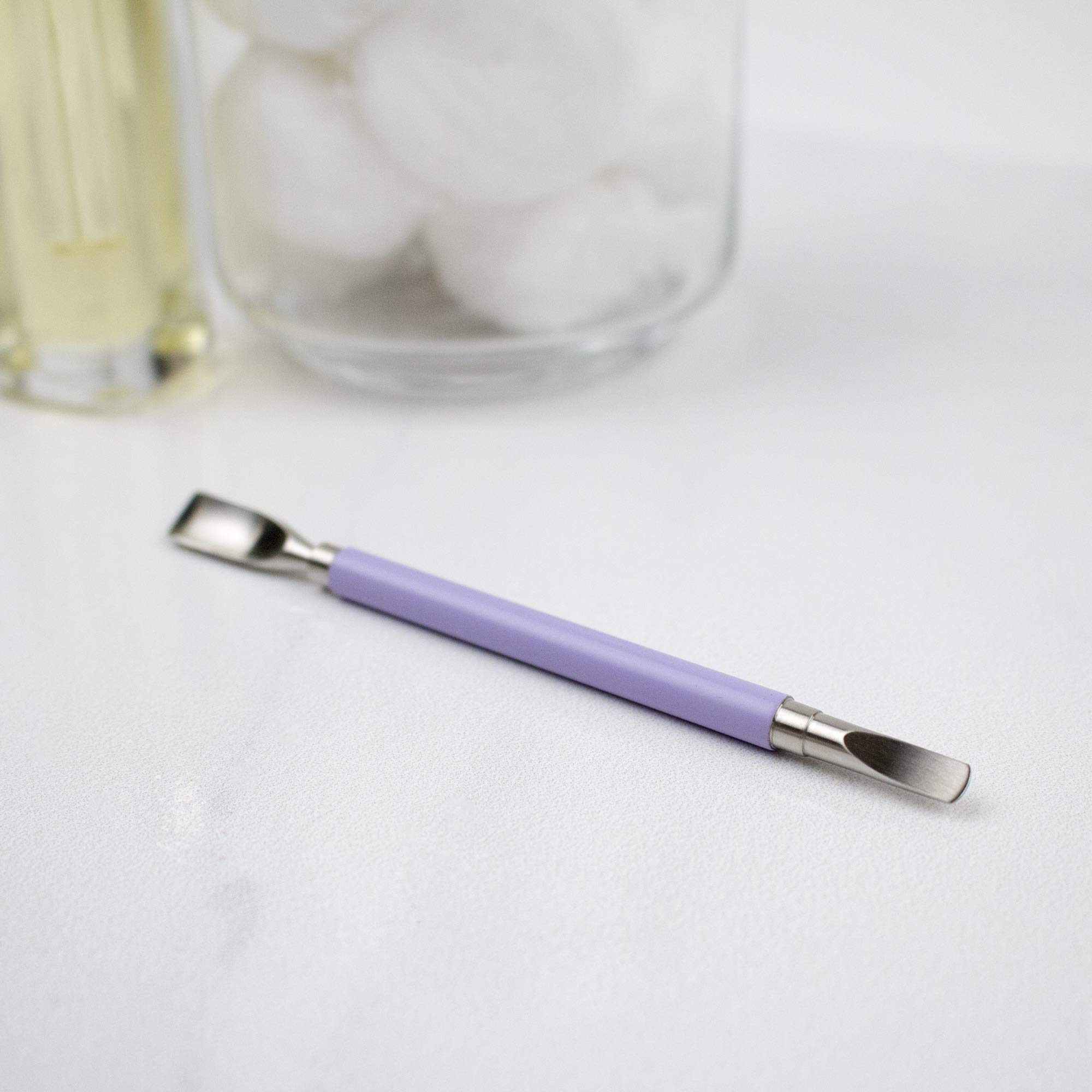 TWEEZERMAN Empujador de cutículas (herramienta doble para empujar suavemente y eliminar cutículas e impurezas, mango ergonómico, acero inoxidable)