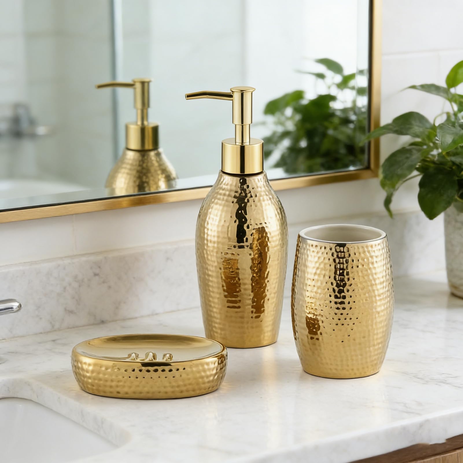Ensemble distributeur de savon doré, set d'accessoires de salle de bain 3 pièces en céramique, porte-savon et gobelet à dents luxueux pour salle de bain et WC d'invités