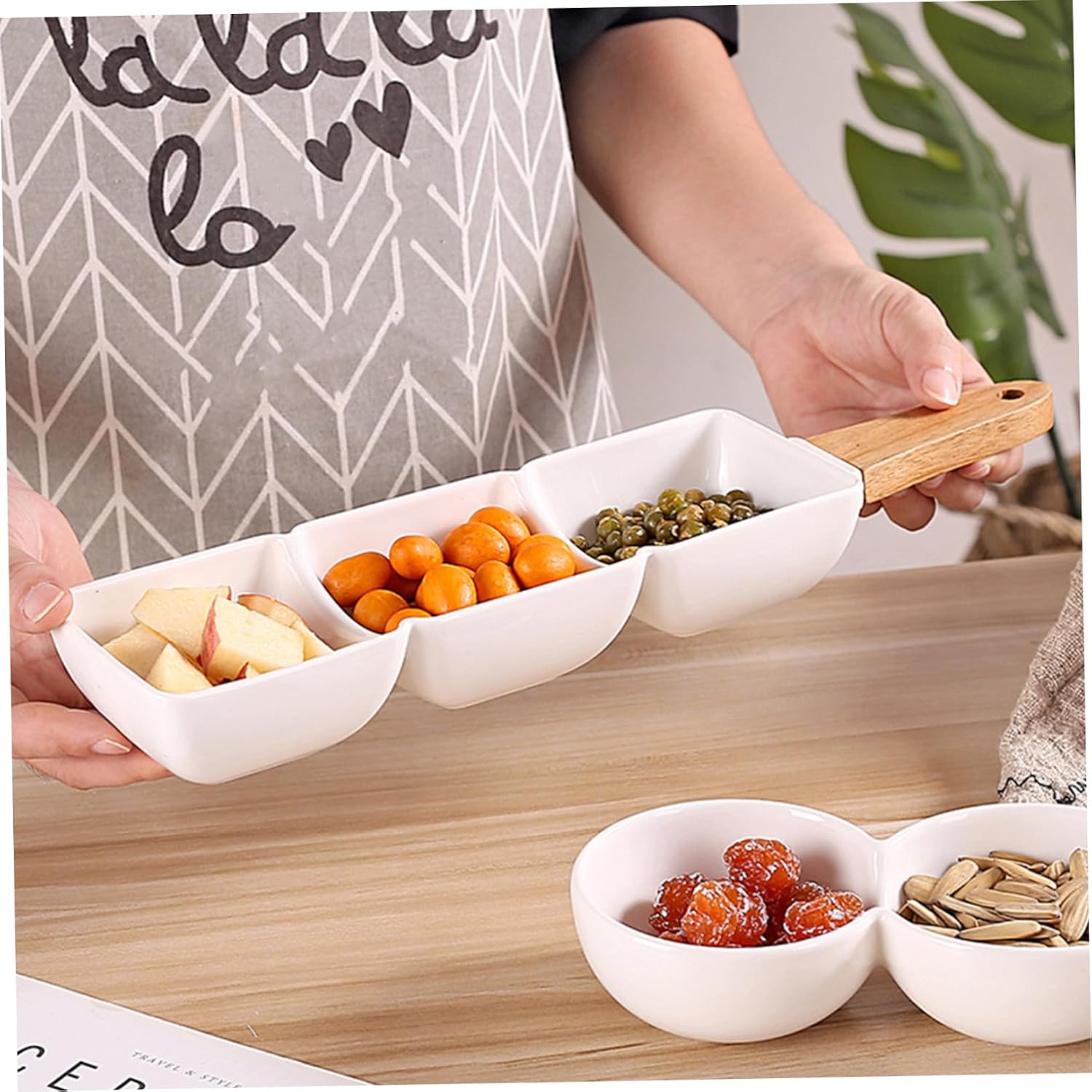 PRETYZOOM Set of 2 Three-compartment Ceramic Snack Bowls with Wooden Handle