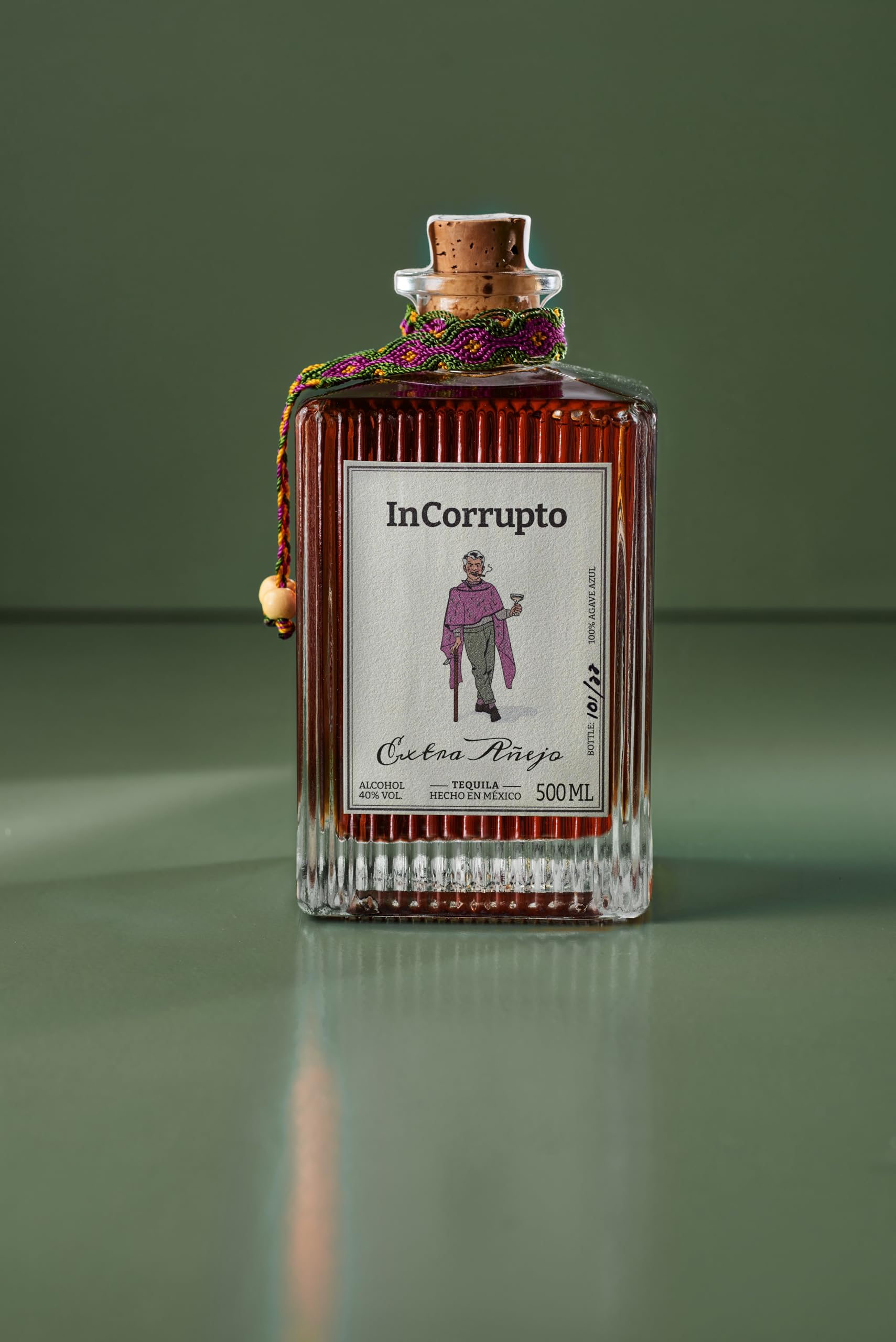 InCorrupto Tequila Extra Anejo - Premium Tequila I 5 Jahre gereift in Rotwein-& Bourbonfässern I süße Feige, Zimt & dunkle Schokolade I 100% Agave I handwerklich & traditionell I 0.5l