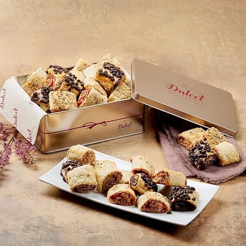 Dulcet Gift Baskets Lata de regalo Rugelah con sabor a escamas, chispas de chocolate, canela, albaricoque de frambuesa, regalo para cumpleaños,