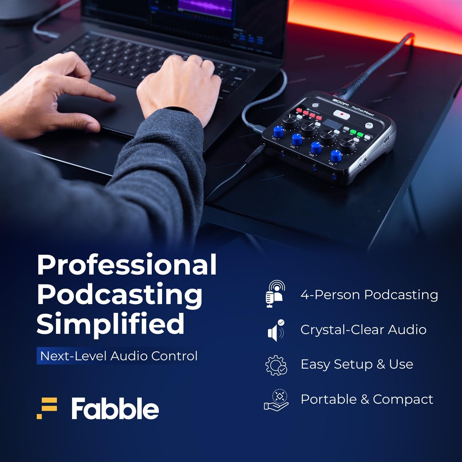 Zoom PodTrak P4next Podcast-Recorder-Set mit 2 x Zoom ZDM-1 Podcast-Mikrofon-Packs, einschließlich Kopfhörer, Windschutzscheiben, XLR-Kabel, 2 x 64 GB Speicherkarten und 4 x AA-Batterien und weißem