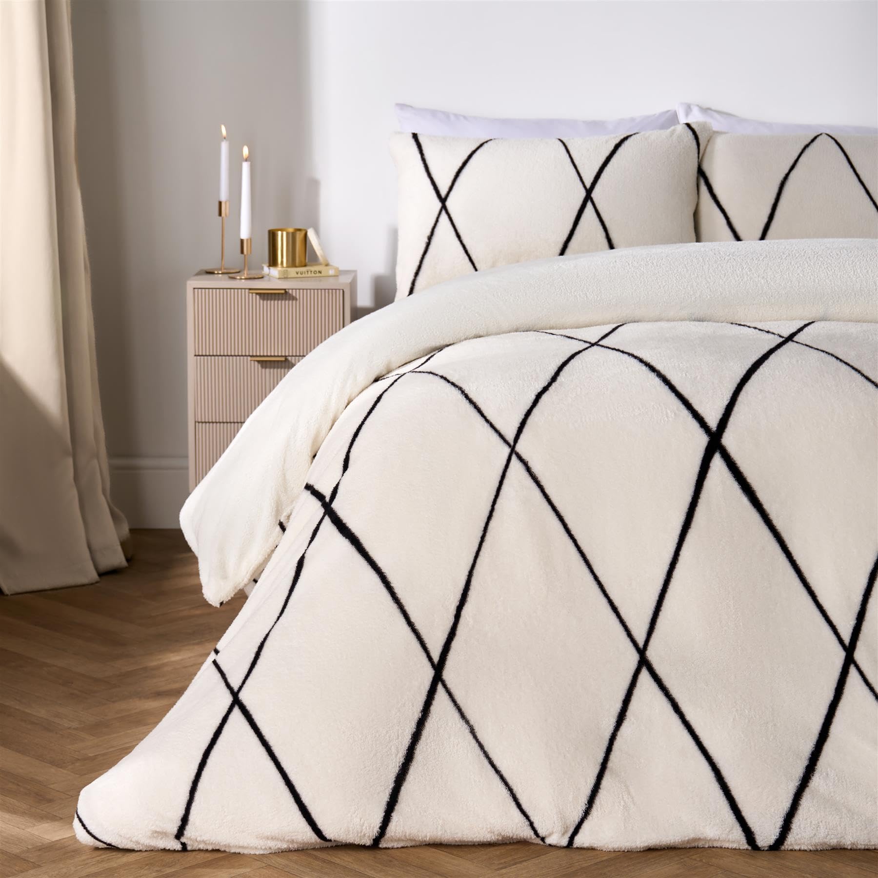 OHS Diamond Check Teddy Fleece Duvet Cover Set - Double - Ivory