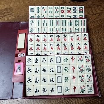 33mmサイズ 大きな麻雀牌 珍しい白色 台湾牌？ 33mmサイズ大きな麻雀牌