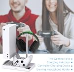 Support de refroidissement pour console Xbox Series S avec station de charge pour contrôleur | Ventilateur de refroidissement puissant double & station de charge pour contrôleur avec 2 batteries rechargeables de 1400mAh, support pour casque pour XSS, Blanc