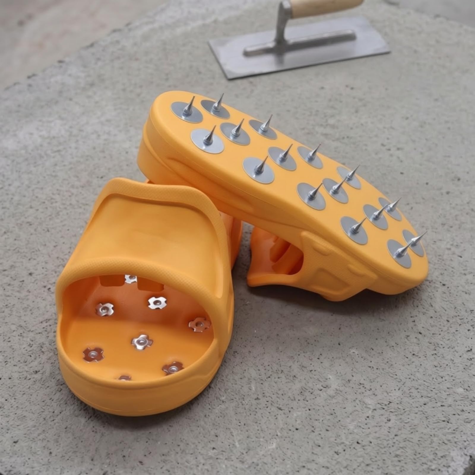 Nagelschuhe mit Spikes, S 38-40 | Leichtes EthylenvinylacetatMatial, Praktisches Schlüpfschuh Design, Arbeitsschuh mit Metallspikes, für Epoxidharzarbeiten