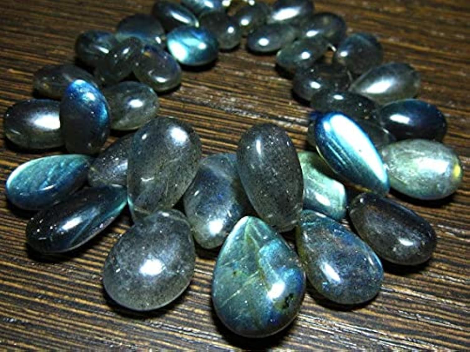 Labradorite smooth big pear briolettes 293 carats pour création bijoux