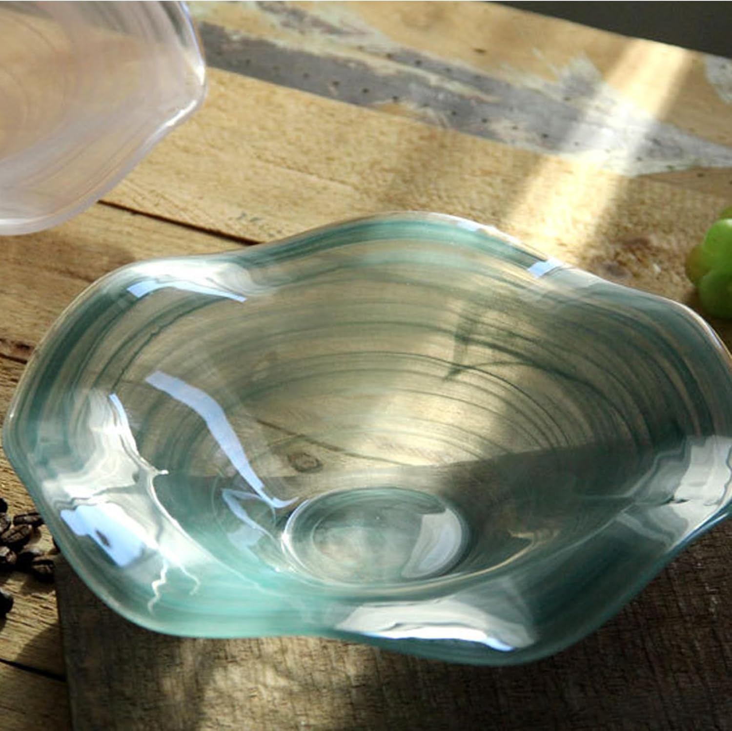 Handcrafted Transparency Glass Dish Waved Shape Kitchen Decoration Serving Bowl Contemporary Appetizer Plate Kitchen Accessory